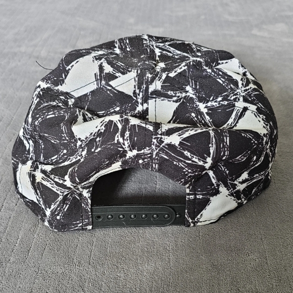 New Era Chicago Bulls Tie Dye Fitted Hat - Picture 4 of 7